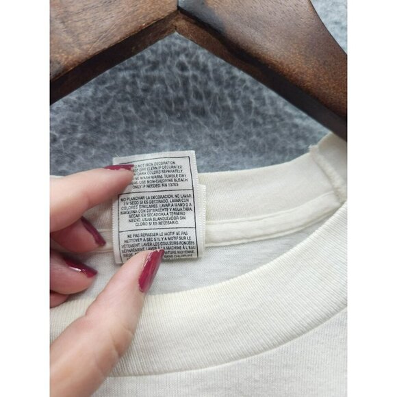 Vintage Single stich Fruit Of The Loom XXL Graphic Tee With Polar Bear Print In - Picture 5 of 9